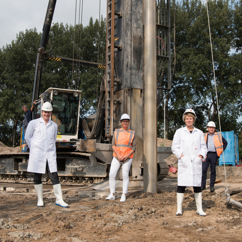 Eerste paal AMC entreepaviljoen 