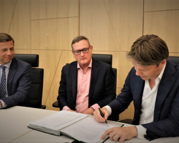 VC ondertekening 1.jpg